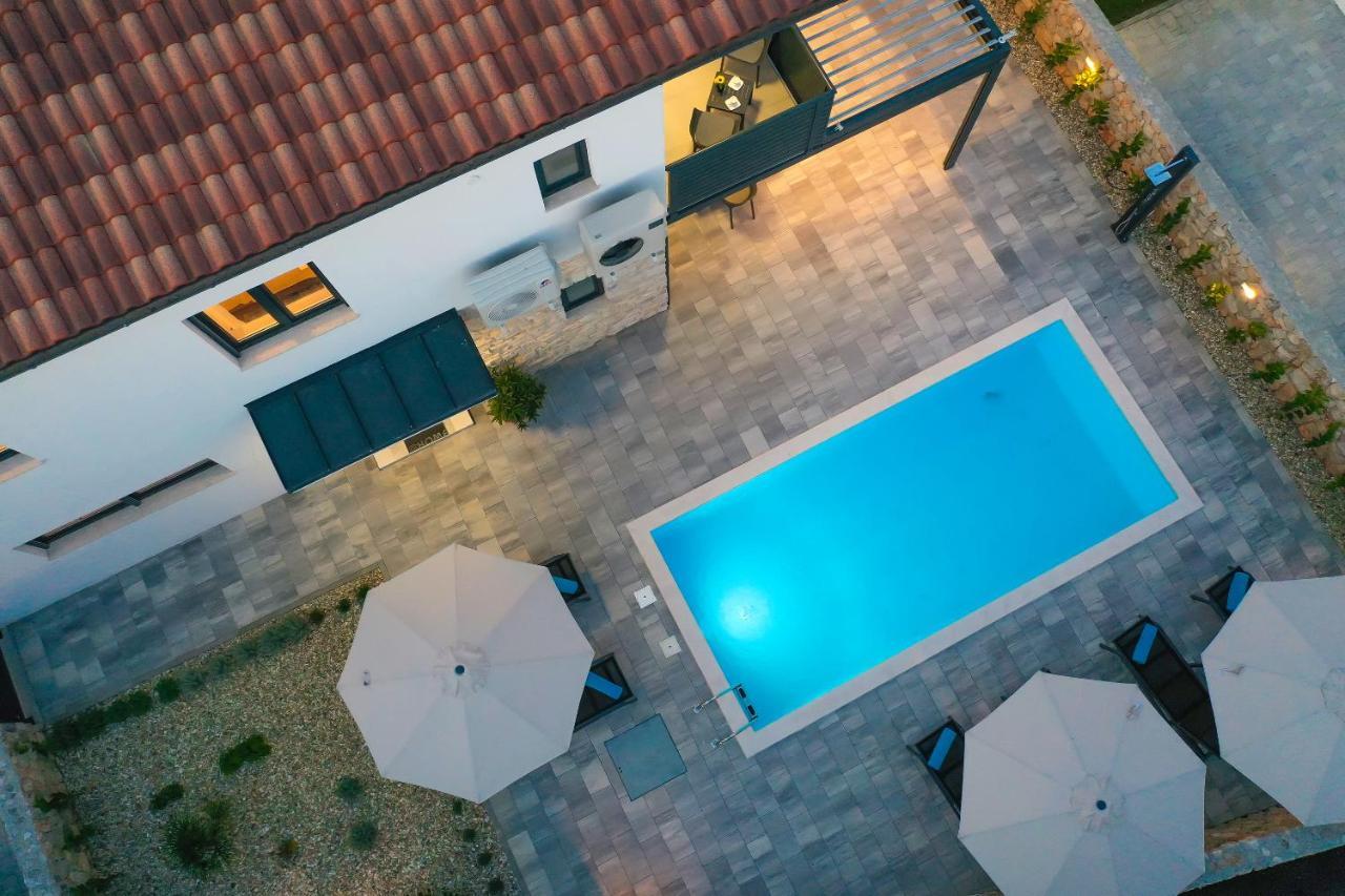 Villa Kaoru Brand New Villa With A Heated Swimming Pool Malinska Εξωτερικό φωτογραφία