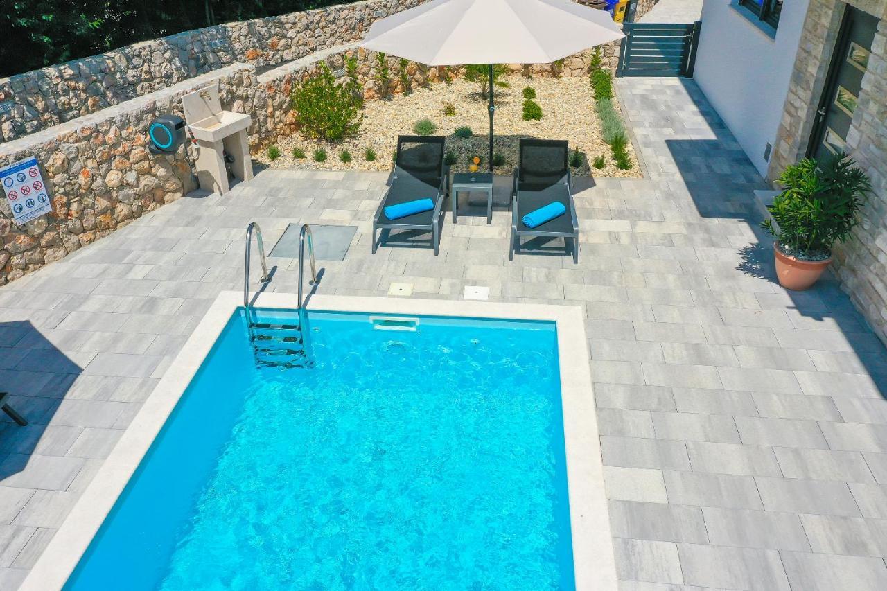 Villa Kaoru Brand New Villa With A Heated Swimming Pool Malinska Εξωτερικό φωτογραφία