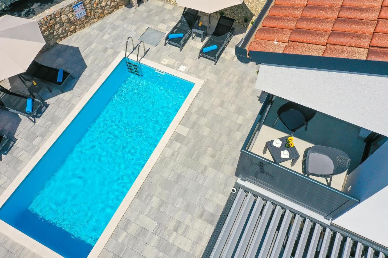 Villa Kaoru Brand New Villa With A Heated Swimming Pool Malinska Εξωτερικό φωτογραφία