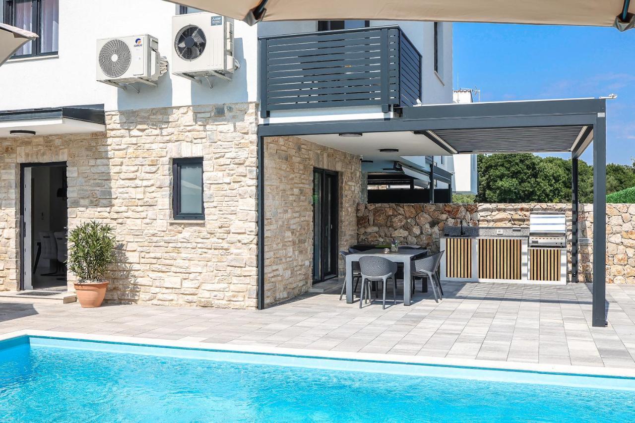 Villa Kaoru Brand New Villa With A Heated Swimming Pool Malinska Εξωτερικό φωτογραφία